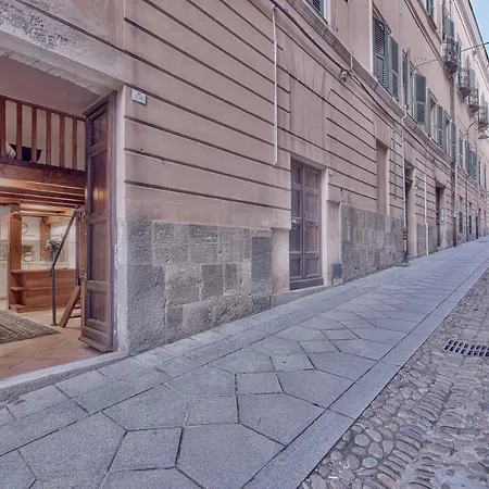 Apartmán Right House - Small Garden In Old Town - Historical Castle District Cagliari